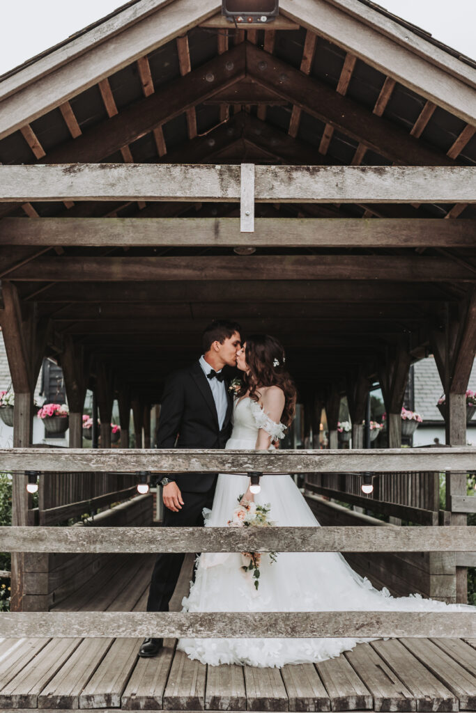 kimbridge barn photo by hampshire wedding photographer