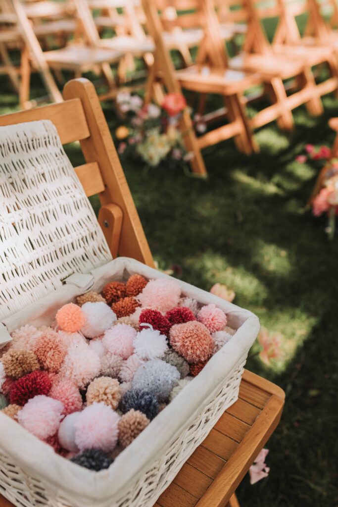 pom pom confetti basket
