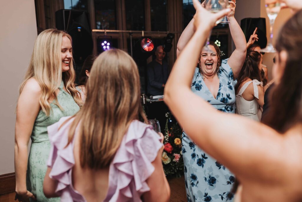guests dancing at coombe lodge wedding