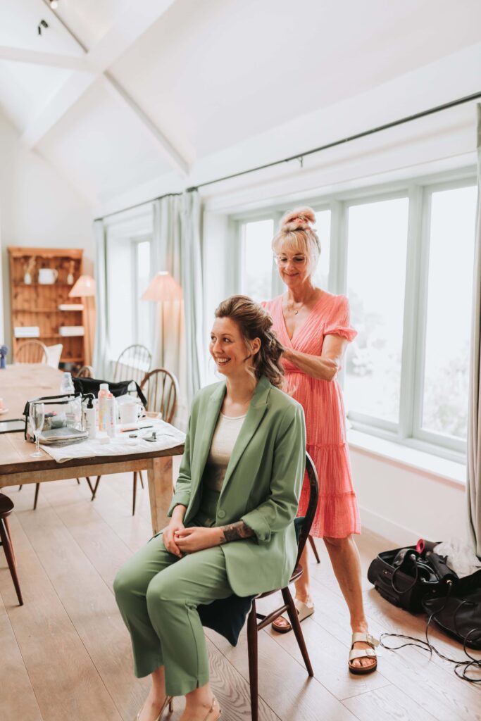 bridal party getting ready