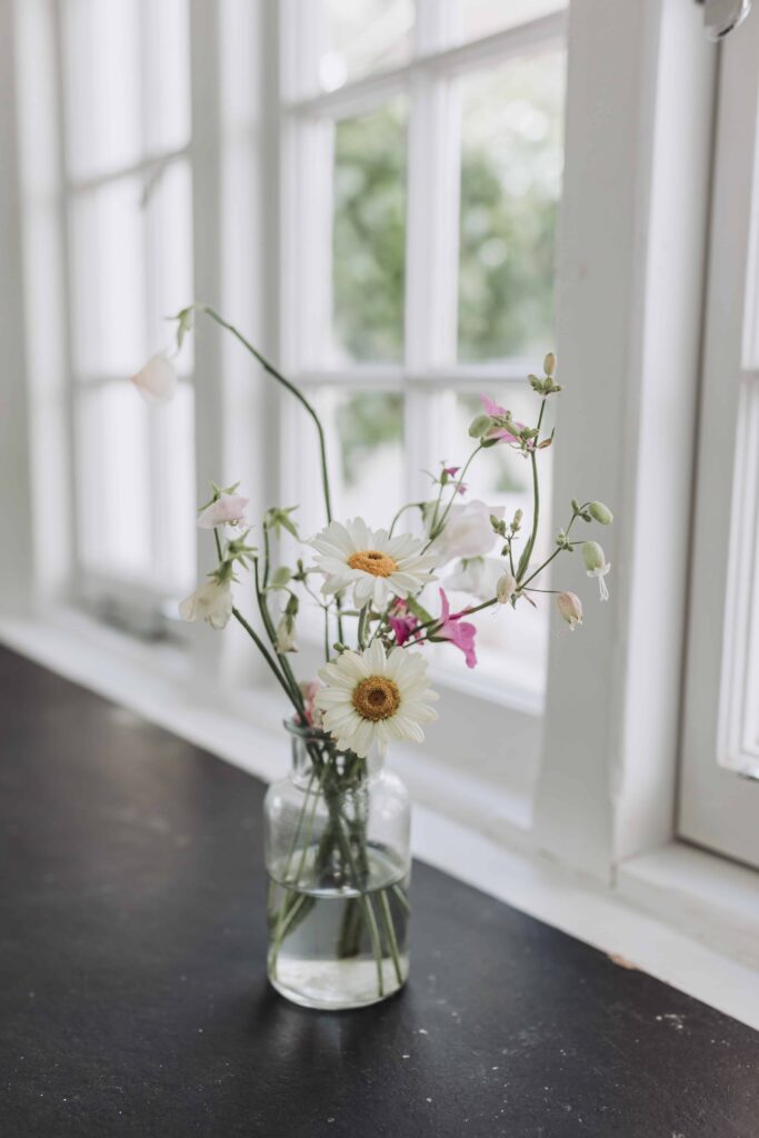 flowers at treseren wedding