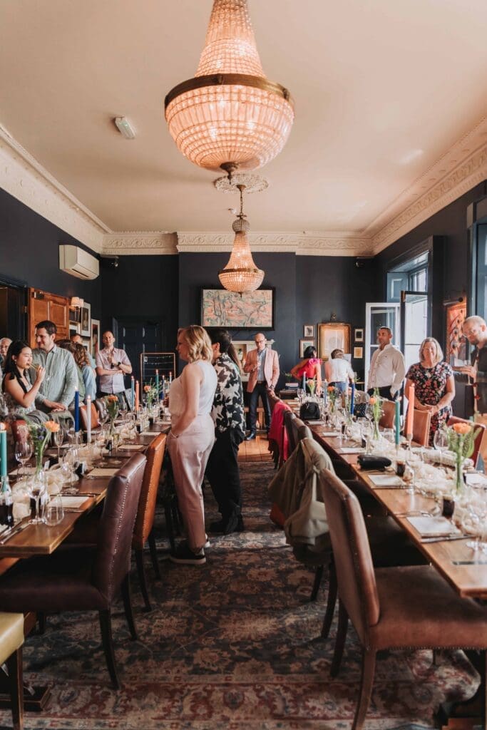 tables and guests at bulls head barnes pub